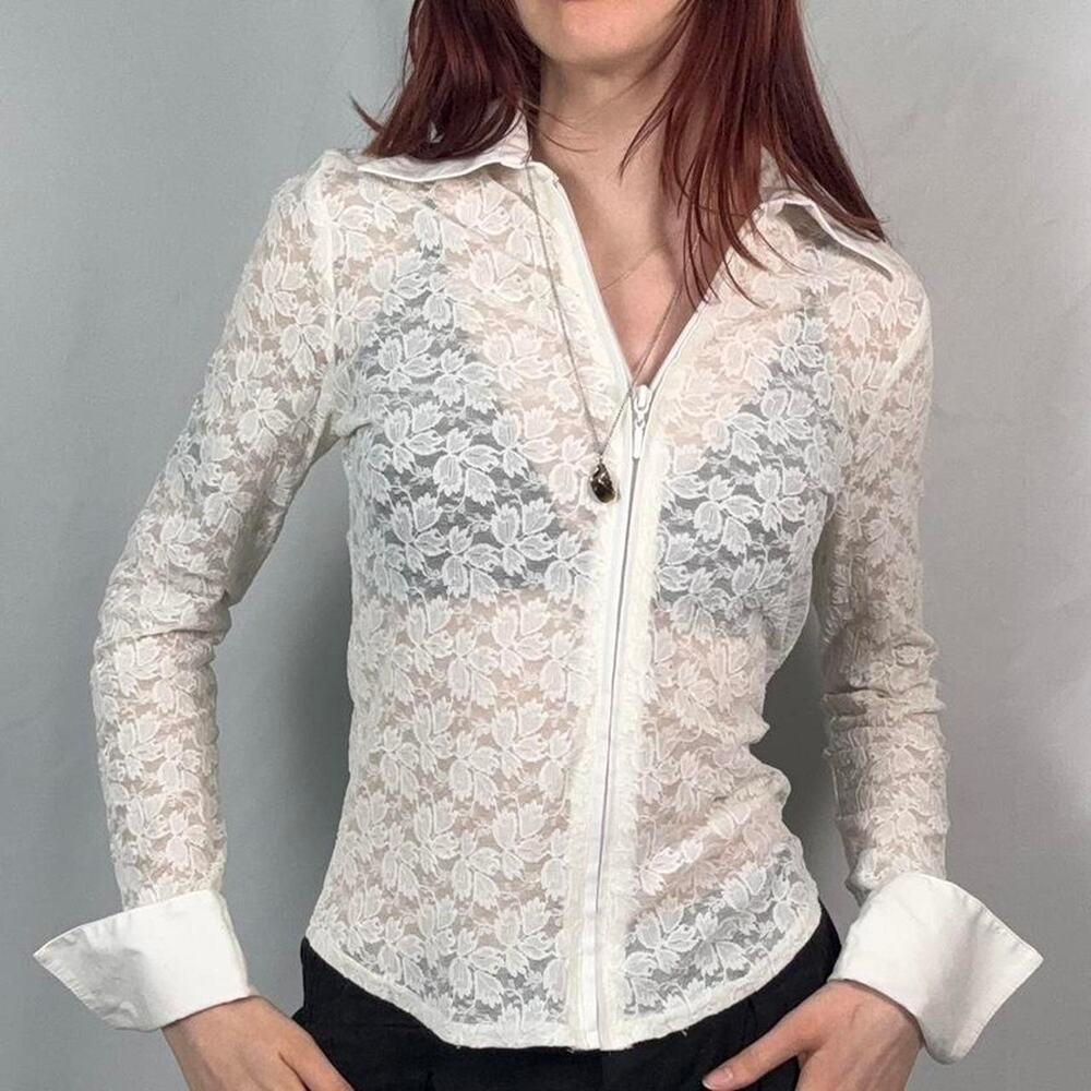 White lace long sleeve top with zipper